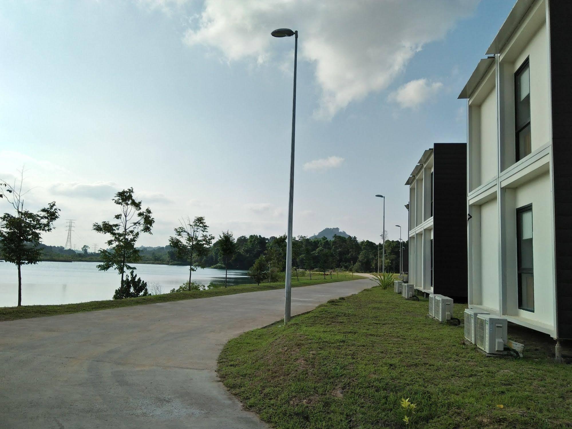 Lakeview Terrace Resort Pengerang Exterior photo